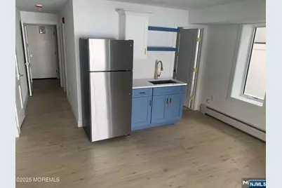 65 Knox Avenue, Cliffside Park, NJ 07010 - Photo 12