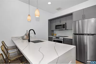 1435 10th Street 208 #208, Fort Lee, NJ 07024 - Photo 6