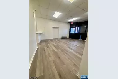 402 Hawthorne Avenue, Newark, NJ 07112 - Photo 2