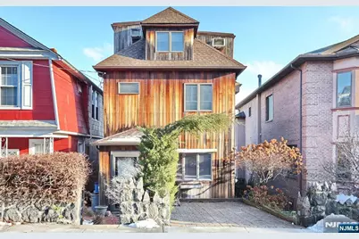 5 Beverly Place, Edgewater, NJ 07020 - Photo 2