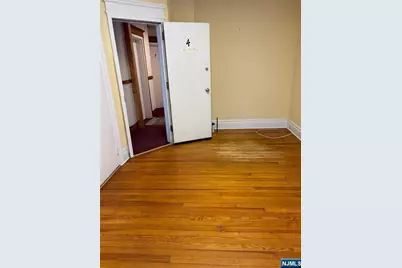 594 Valley Road 4 #4, Montclair, NJ 07043 - Photo 6