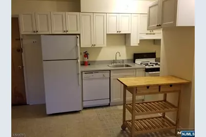 675-681 Joralemon Street C-4 #C-4, Belleville, NJ 07109 - Photo 4