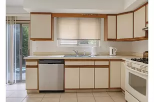 2410 3rd St, Fort Lee, NJ 07024 - Photo 30