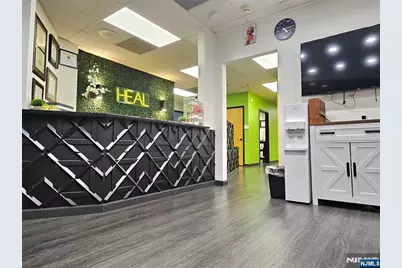 842 Clifton Avenue 6 #6, Clifton, NJ 07013 - Photo 2