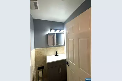 233 Warren Avenue B #B, Fort Lee, NJ 07024 - Photo 8