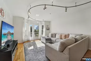 129 The 129, Edgewater, NJ 07020 - Photo 6