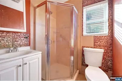 63 Wyckoff, Waldwick, NJ 07463 - Photo 20