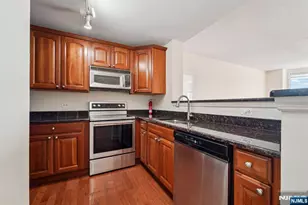 5311 City Pl, Edgewater, NJ 07020 - Photo 8