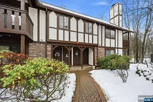 3811 Melville Ct, Mahwah, NJ 07430 - Photo 2