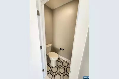 93 Hughes Street 4 #4, Maplewood, NJ 07040 - Photo 16