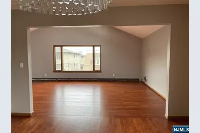 478 Lincoln Avenue 2nd Floor #2nd floor, Cliffside Park, NJ 07010 - Photo 2