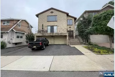 478 Lincoln Avenue 2nd Floor #2nd floor, Cliffside Park, NJ 07010 - Photo 1