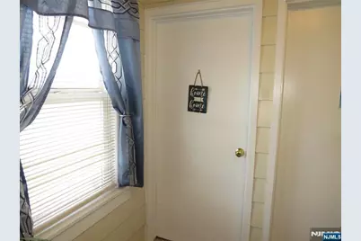 11 Louis Street 2nd Floor #2nd Floor, Lodi, NJ 07644 - Photo 2