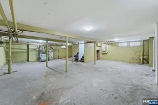 14 Vassar, Newark, NJ 07112 - Photo 26