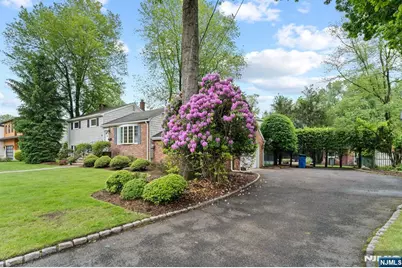 8 Brook Way, Demarest, NJ 07627 - Photo 4
