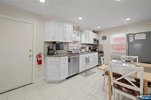 94 Trimble Ave, Clifton, NJ 07011 - Photo 8