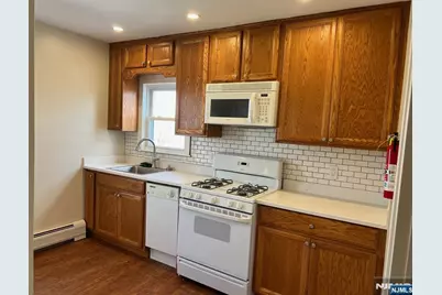 324 2nd Street 2 #2, Carlstadt, NJ 07072 - Photo 6