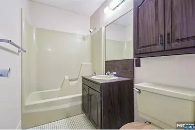 555 North 19W #19W, Fort Lee, NJ 07024 - Photo 8