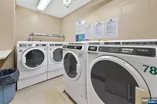 555 North 19W, Fort Lee, NJ 07024 - Photo 18