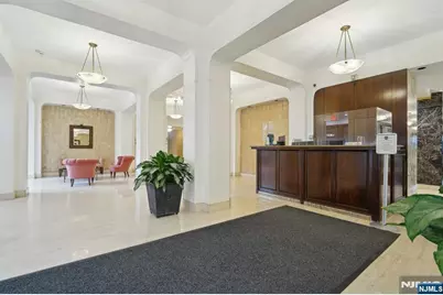 555 North 19W #19W, Fort Lee, NJ 07024 - Photo 20