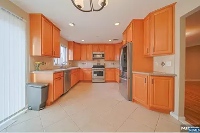 146B Myrtle B #B, Fort Lee, NJ 07024 - Photo 8