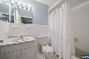 146B Myrtle B, Fort Lee, NJ 07024 - Photo 16