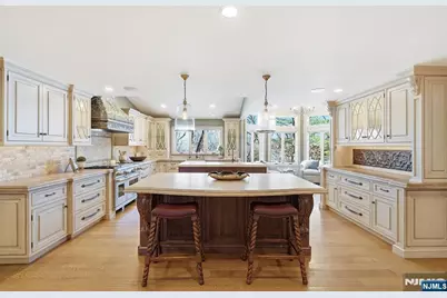 307 Freemans Lane, Franklin Lakes, NJ 07417 - Photo 18