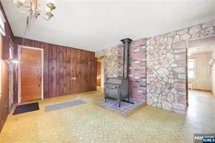 14 Lakeview Dr, Emerson, NJ 07630 - Photo 6