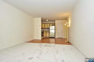 907 Thoreau Ct, Mahwah, NJ 07430 - Photo 4