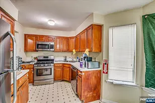 1702 Amanda Ct 1702, Piscataway Township, NJ 08854 - Photo 4