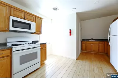240-242 Ellis Avenue, Irvington, NJ 07111 - Photo 30