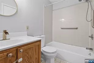 11 Evergreen Dr 63, Clifton, NJ 07014 - Photo 12