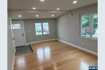 86 Orange Avenue, Elmwood Park, NJ 07407 - Photo 6