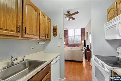 240 Main Street 305 #305, Little Falls Township, NJ 07424 - Photo 8