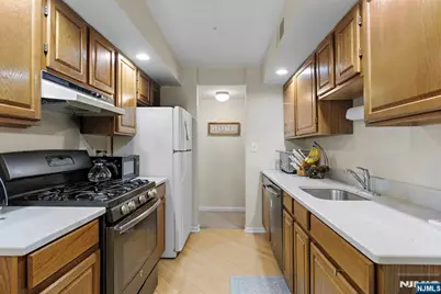 1612 Faulkner Court, Mahwah, NJ 07430 - Photo 4