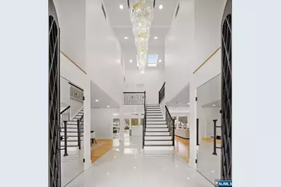 27 Applewood Drive, Upper Saddle River, NJ 07458 - Photo 2