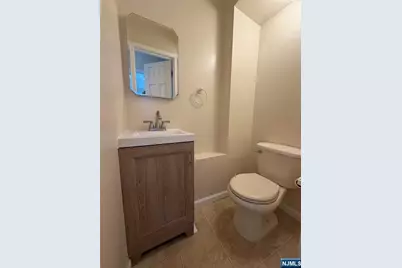 263 Kipp Avenue 2 #2, Hasbrouck Heights, NJ 07604 - Photo 16