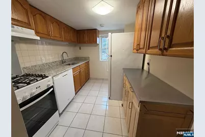 263 Kipp Avenue 2 #2, Hasbrouck Heights, NJ 07604 - Photo 6