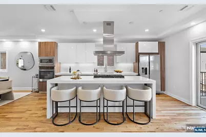 227 Wayne Avenue 227A #227A, Cliffside Park, NJ 07010 - Photo 2