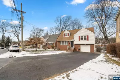 525 Chestnut Street, Ridgefield, NJ 07657 - Photo 2