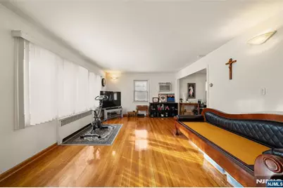 525 Chestnut Street, Ridgefield, NJ 07657 - Photo 4