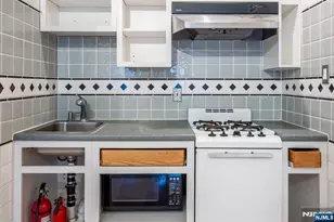 3061 Edwin 3E, Fort Lee, NJ 07024 - Photo 10