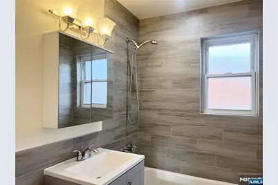87 W Central Boulevard 5 #5, Palisades Park, NJ 07650 - Photo 16