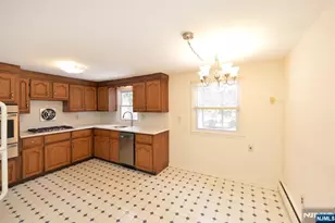 26 Bank St, Midland Park, NJ 07432 - Photo 2