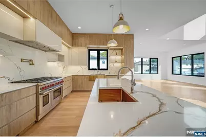 33 Oliver Road, Paramus, NJ 07652 - Photo 10