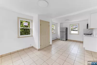 70 Hille Place 2 #2, Ridgefield Park, NJ 07660 - Photo 2