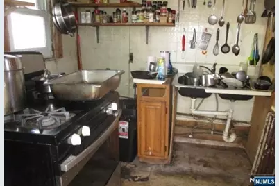 197 Fairmount Avenue, Newark, NJ 07103 - Photo 10