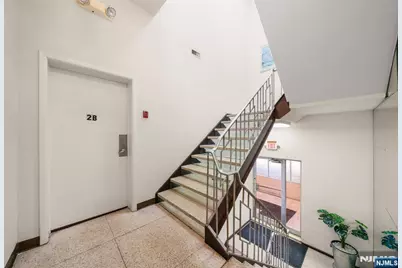 2083 Center Avenue 3A #3A, Fort Lee, NJ 07024 - Photo 4