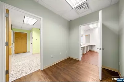 2083 Center Avenue 3A #3A, Fort Lee, NJ 07024 - Photo 10