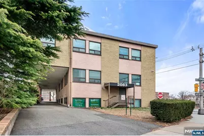 2083 Center Avenue 3A #3A, Fort Lee, NJ 07024 - Photo 2